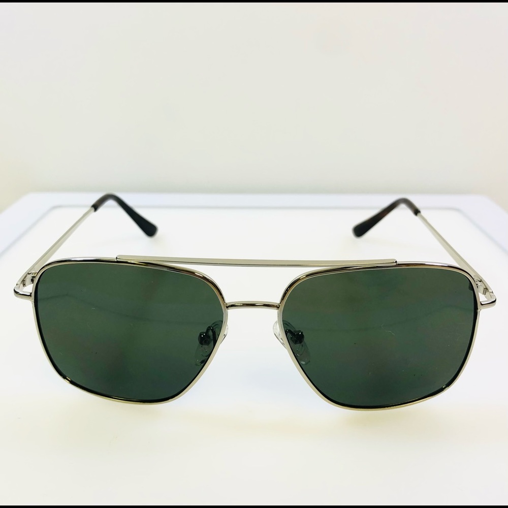 Women’s Banana Republic Aviator Sunglasses - Picture 4 of 7
